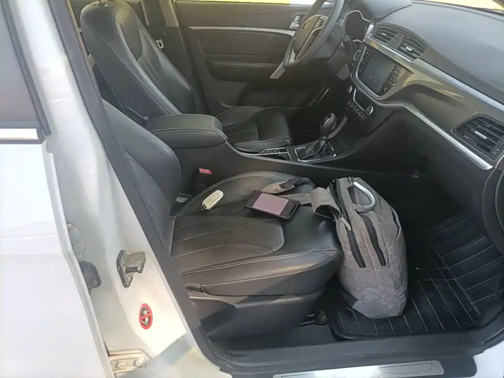 Geely Emgrand — миниатюра 25