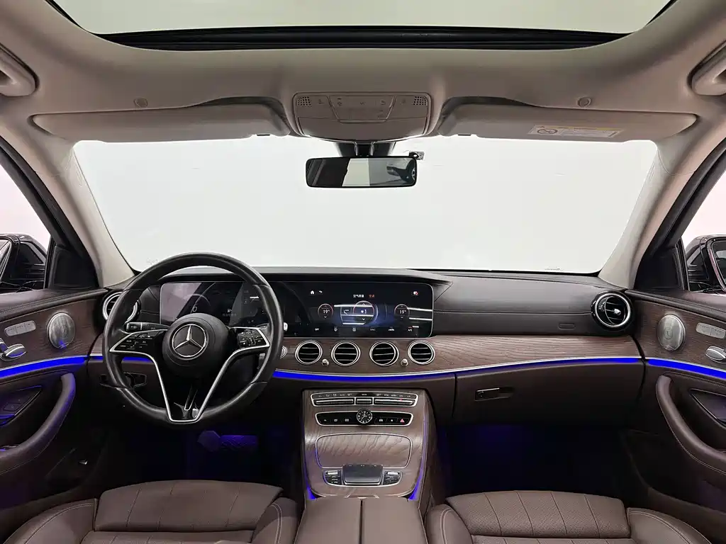 Mercedes-Benz E-Class — миниатюра 5
