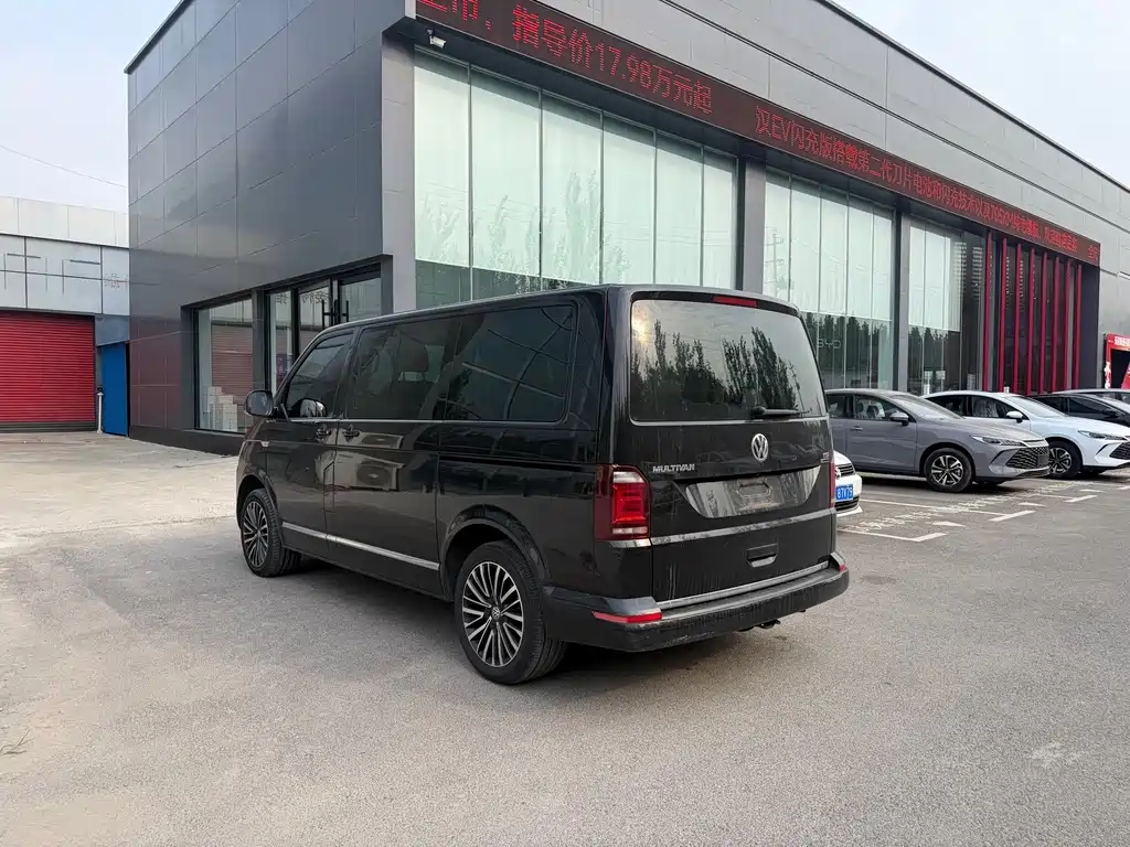 Volkswagen Multivan — миниатюра 4