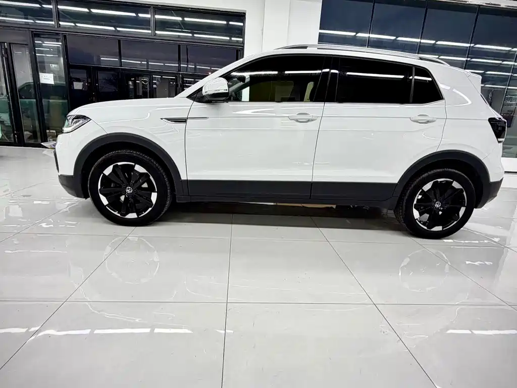 VOLKSWAGEN EXPLORING THE SHADOW