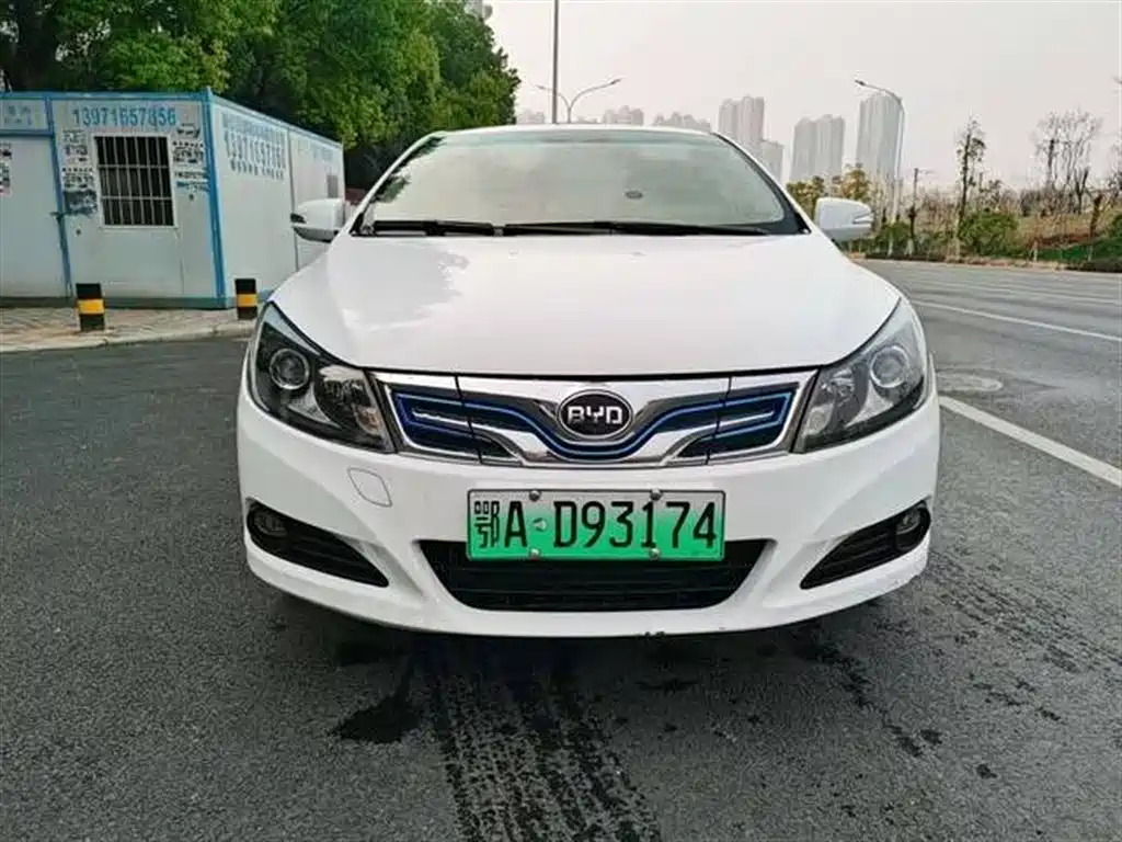 BYD E5