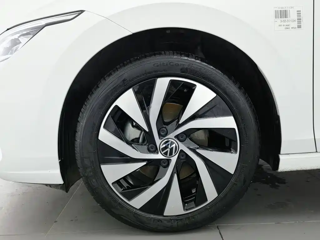 Volkswagen Golf — миниатюра 17