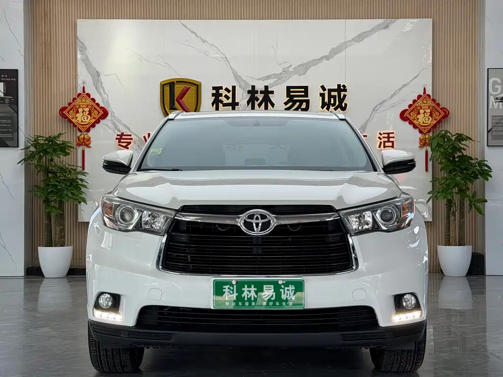 Toyota Highlander 2015 2.0T Luxury 7 мест