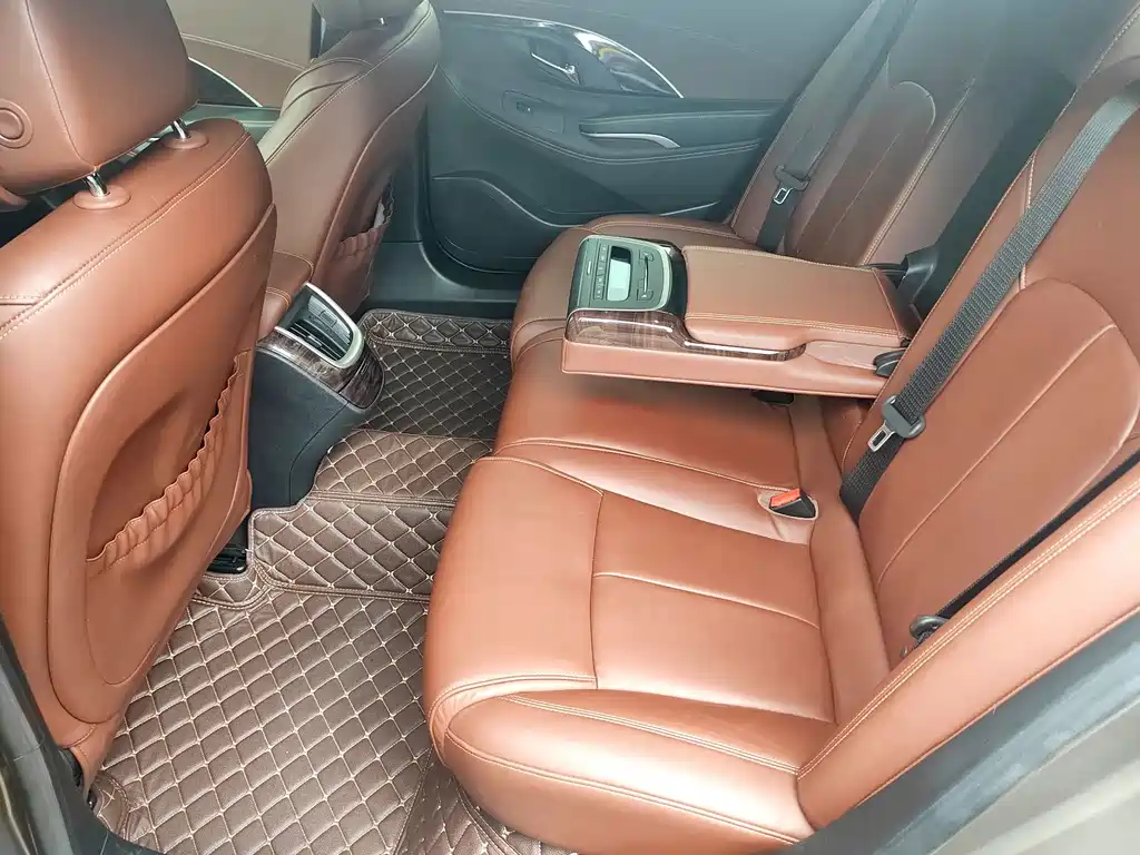 Buick LaCrosse — миниатюра 12