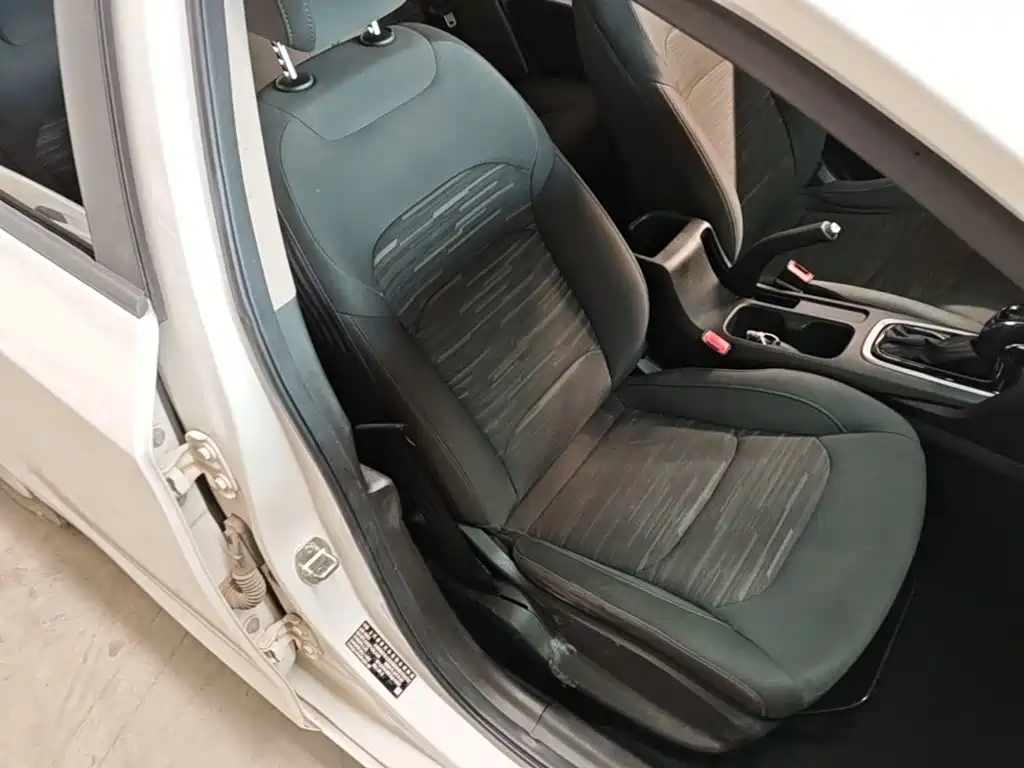 Chevrolet Cavalier — миниатюра 25