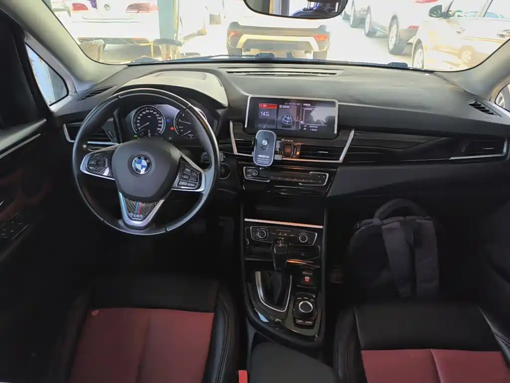 BMW 2 Series Active Tourer — миниатюра 10