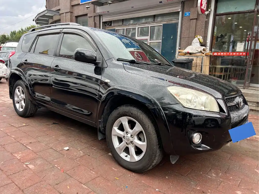 Toyota RAV4 — миниатюра 3
