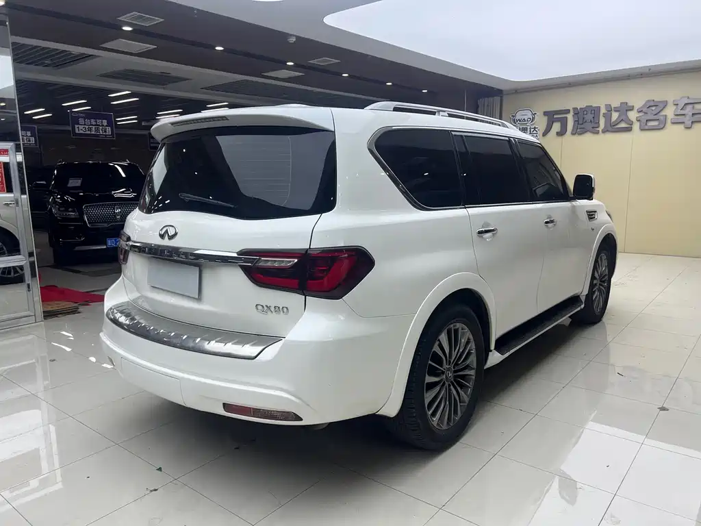 Infiniti QX80 — миниатюра 10