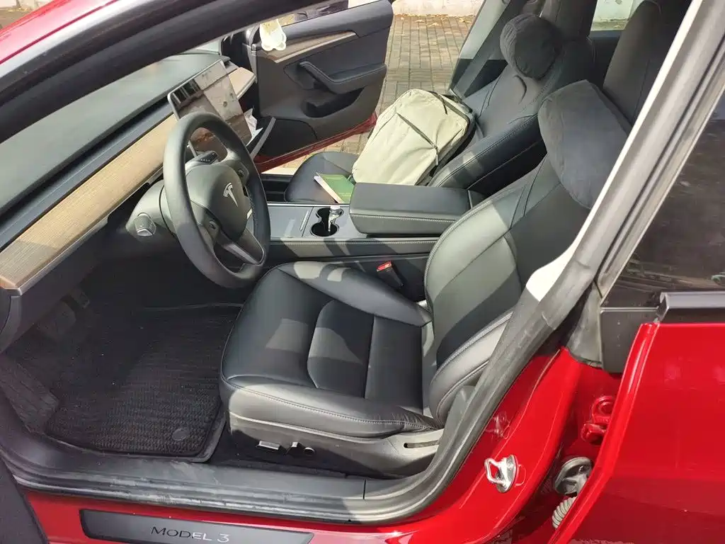 Tesla Model 3 — миниатюра 16