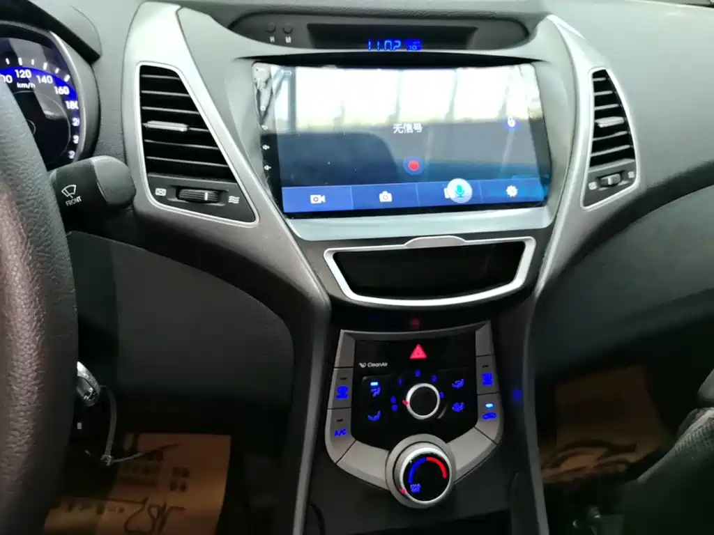 Hyundai Elantra Langdong — миниатюра 13