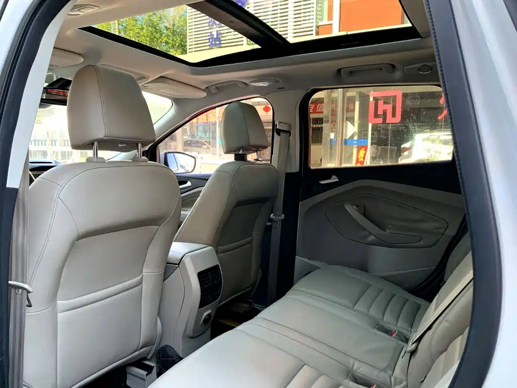 Ford Kuga — миниатюра 8