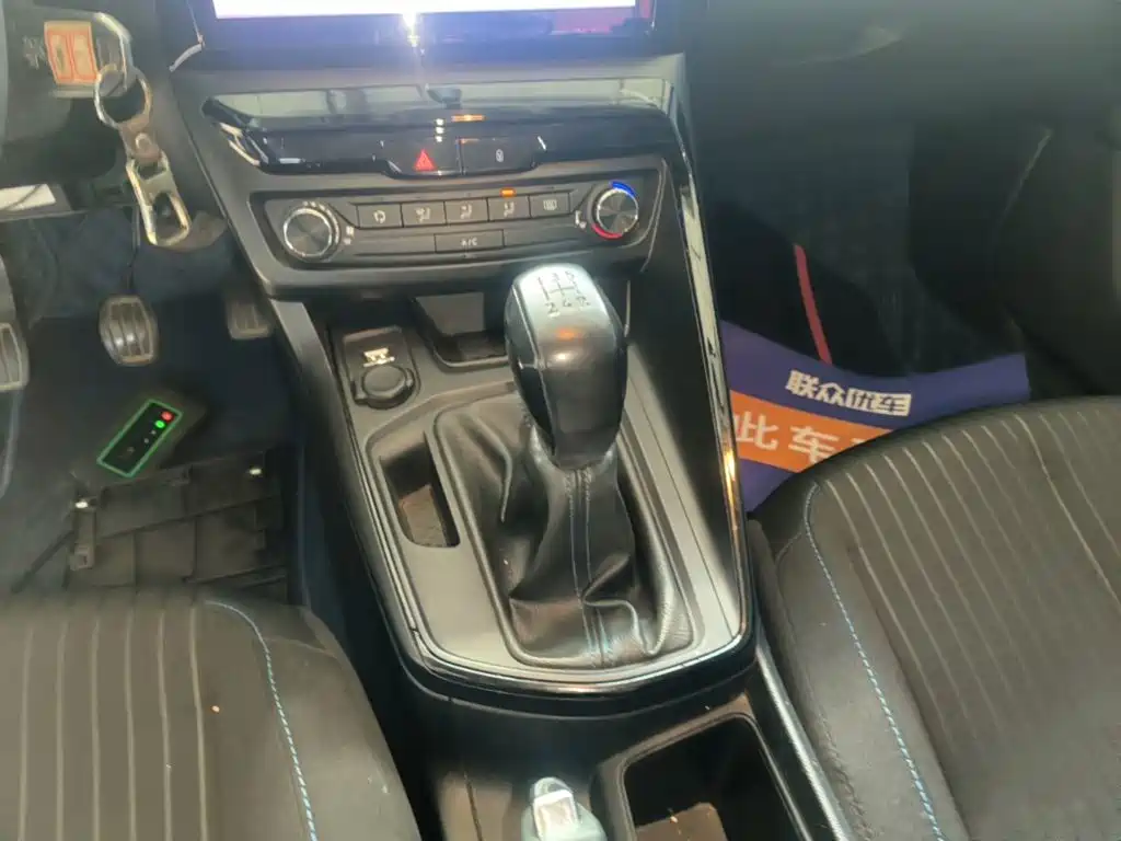 Peugeot 308 — миниатюра 14