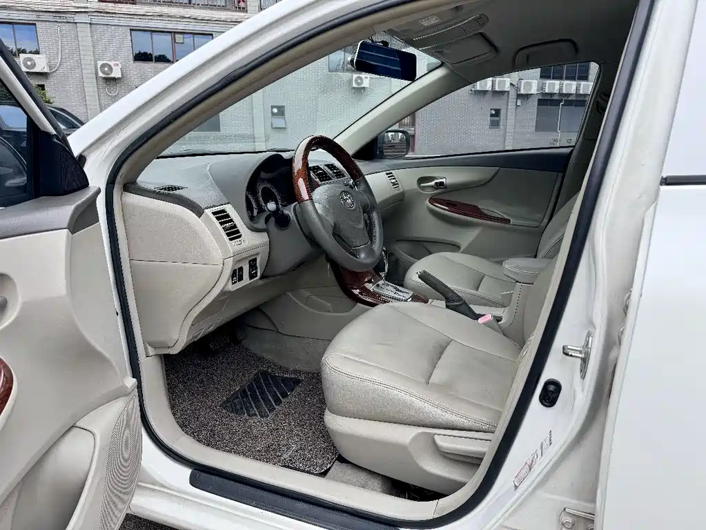 Toyota Corolla — миниатюра 5