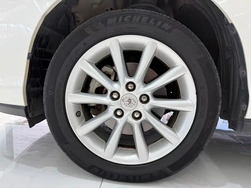 Toyota Previa — миниатюра 10