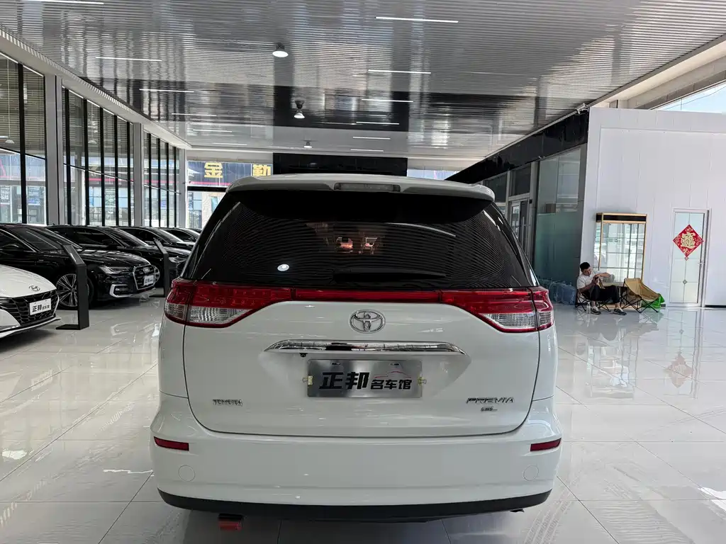 Toyota Previa — миниатюра 4