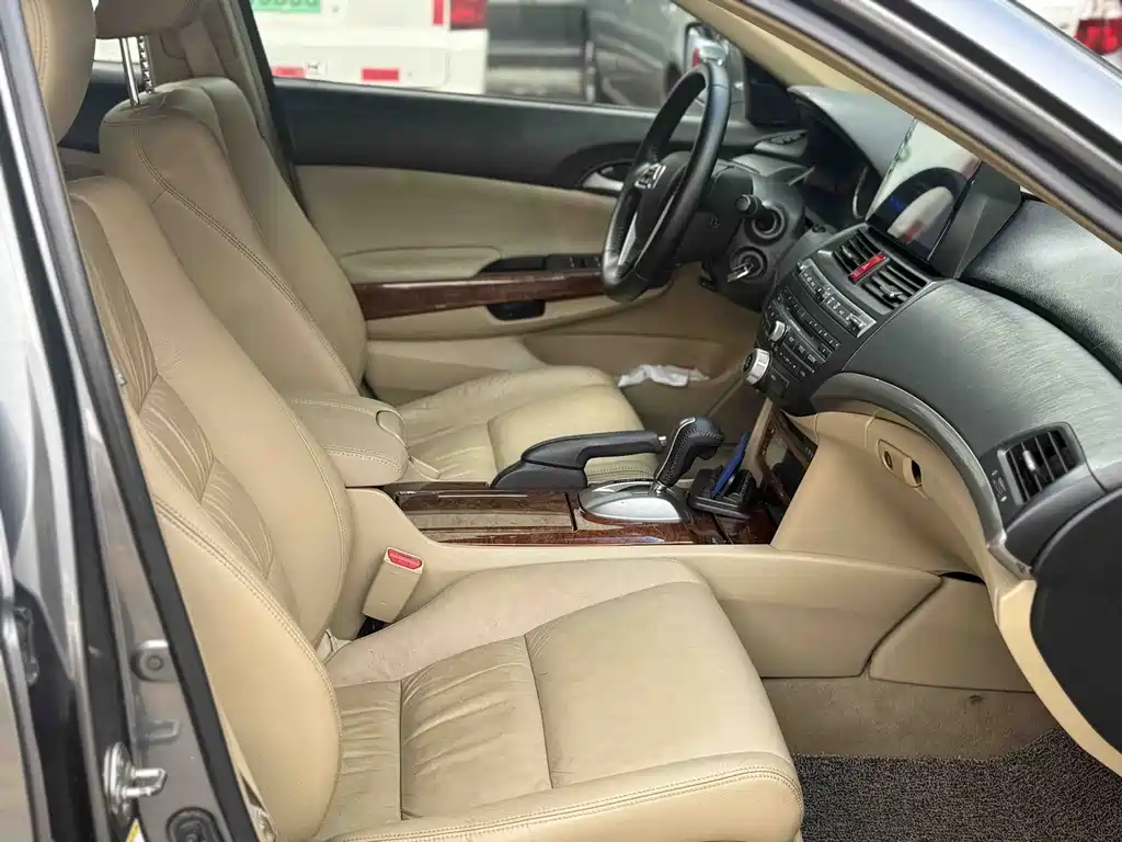 Honda Accord 2011 2.0L EX Navi