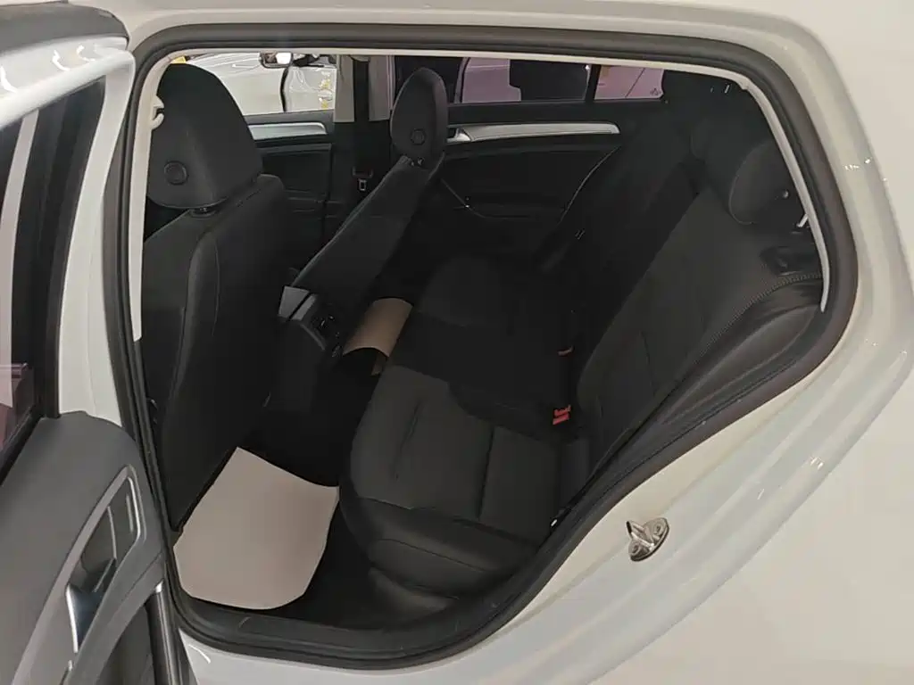 Volkswagen Golf — миниатюра 17