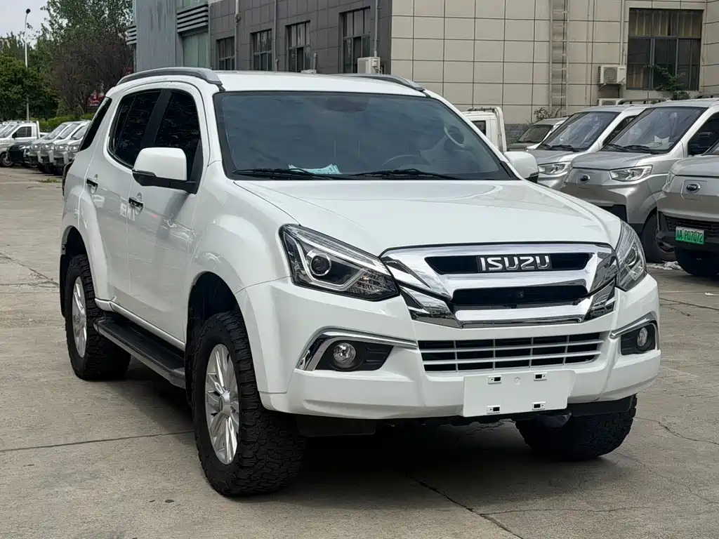 Isuzu MU-X — миниатюра 3