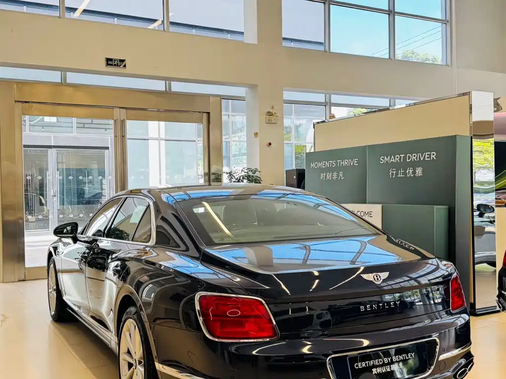Bentley Flying Spur — миниатюра 4