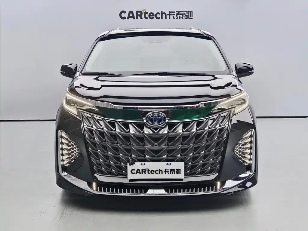 Toyota Granvia 2023 2.5L Luxury