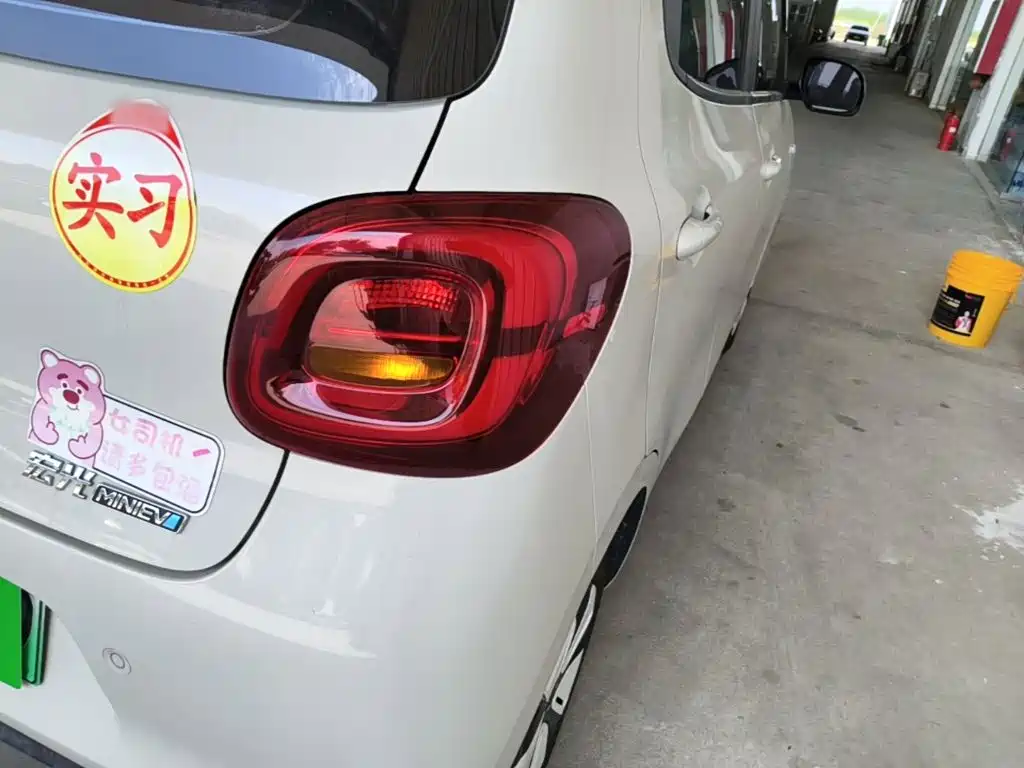 Wuling MINIEV — миниатюра 8