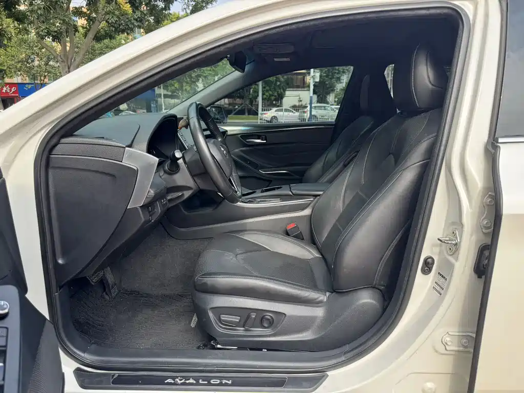Toyota Avalon — миниатюра 4