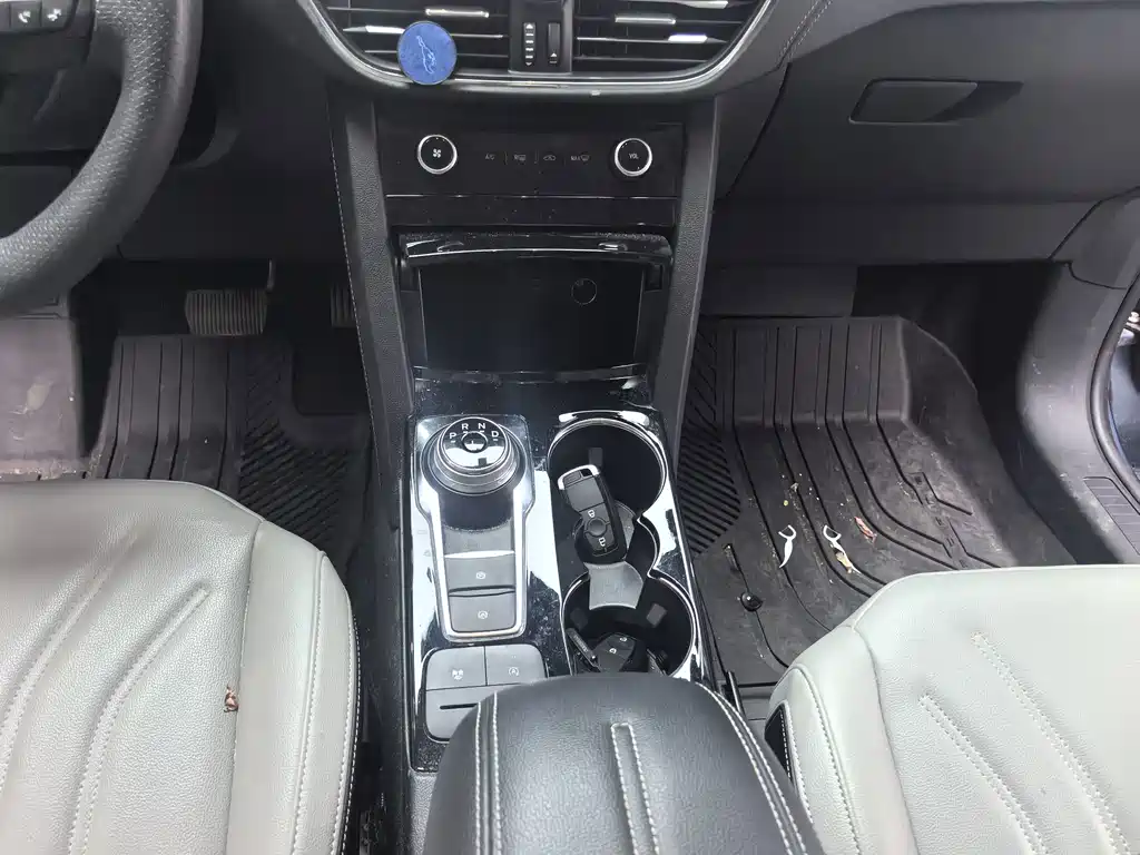 Ford Escape — миниатюра 11
