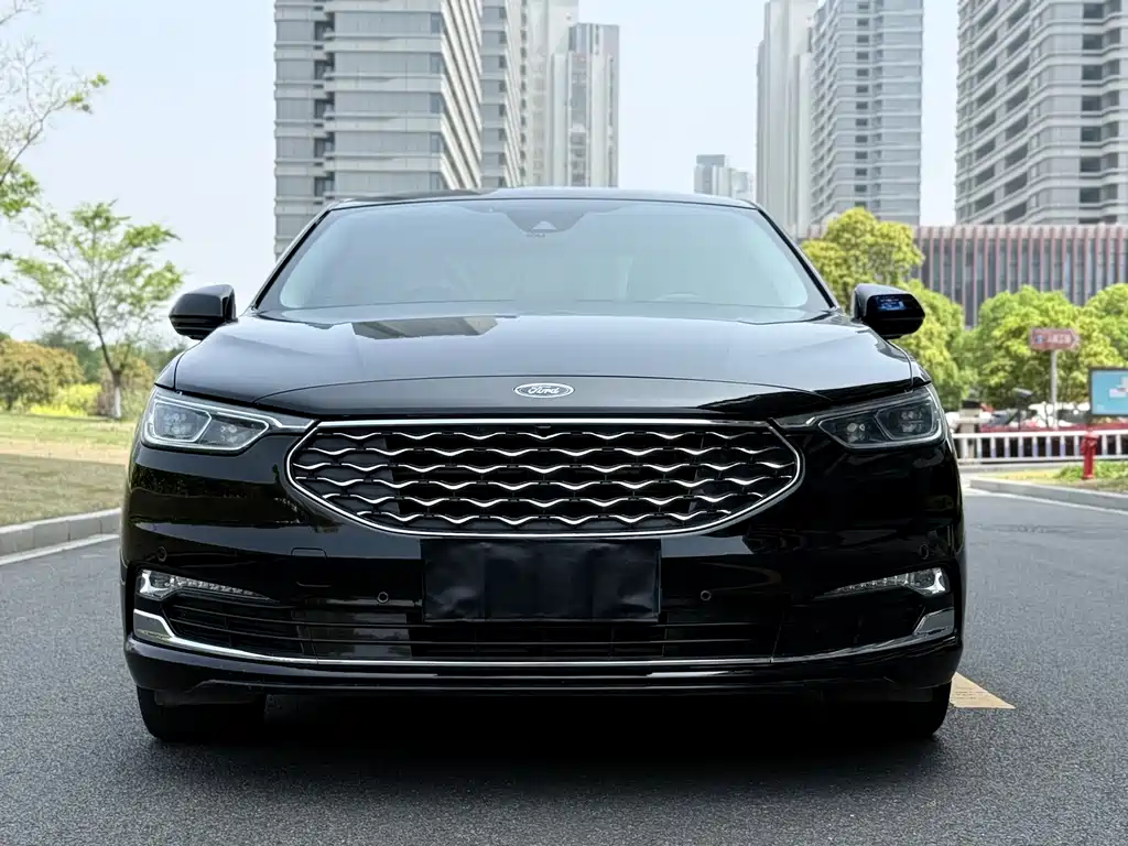 Ford Taurus 2020
