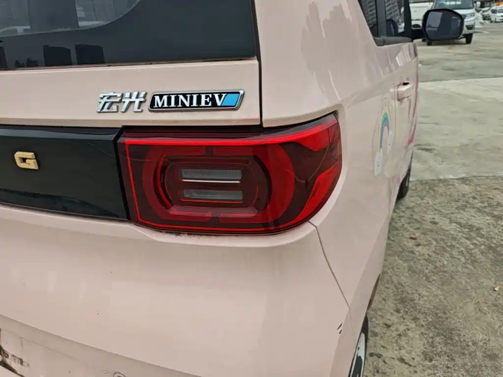 Wuling MINIEV — миниатюра 8
