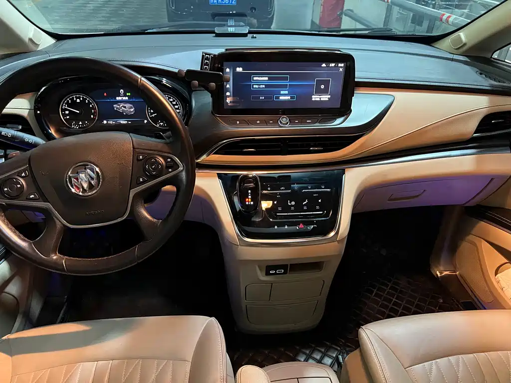 Buick GL8 — миниатюра 10