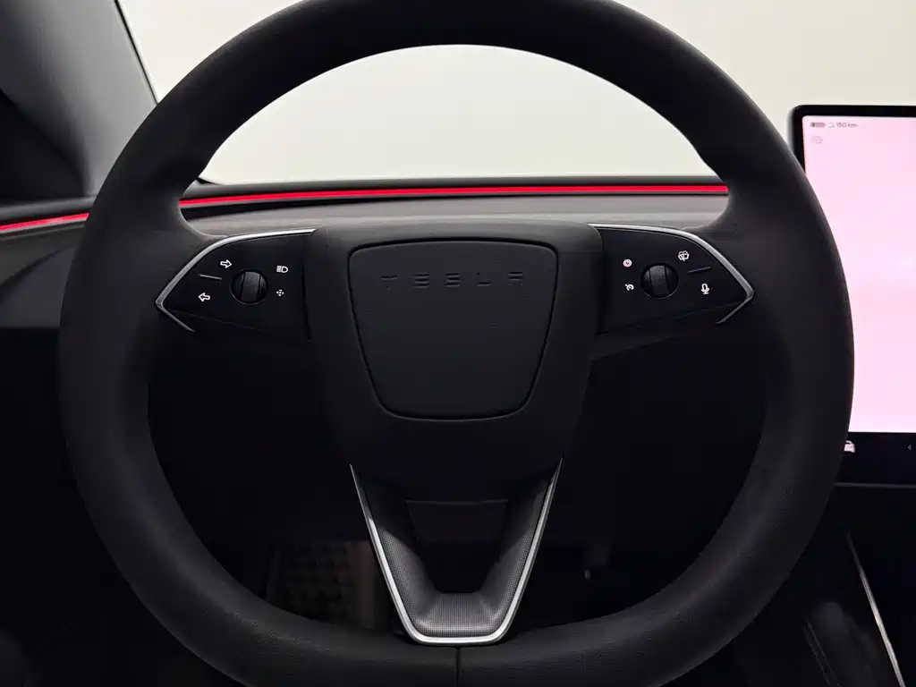 Tesla Model 3 — миниатюра 15