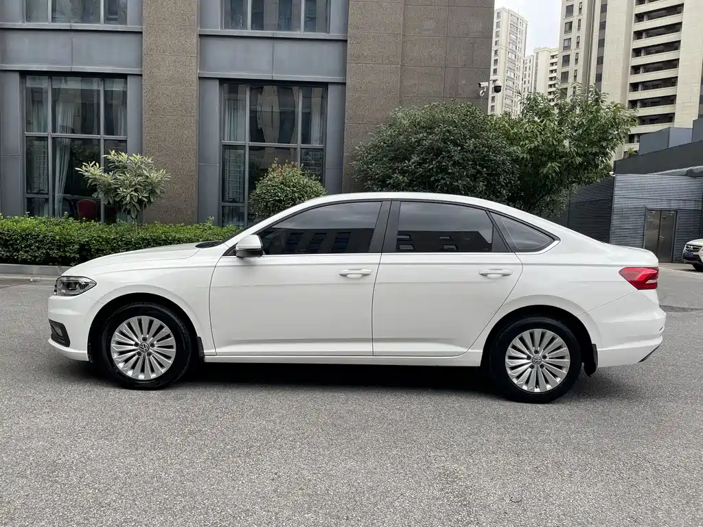 Volkswagen Lavida — миниатюра 5