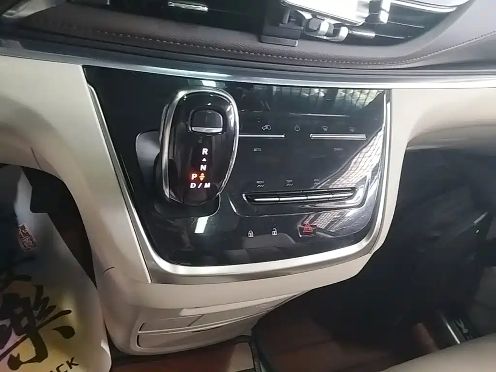 Buick GL8 — миниатюра 14