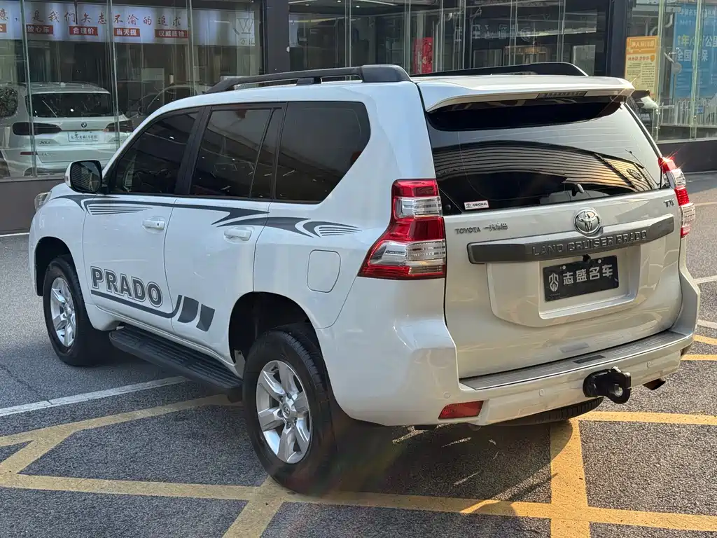 TOYOTA PRADO