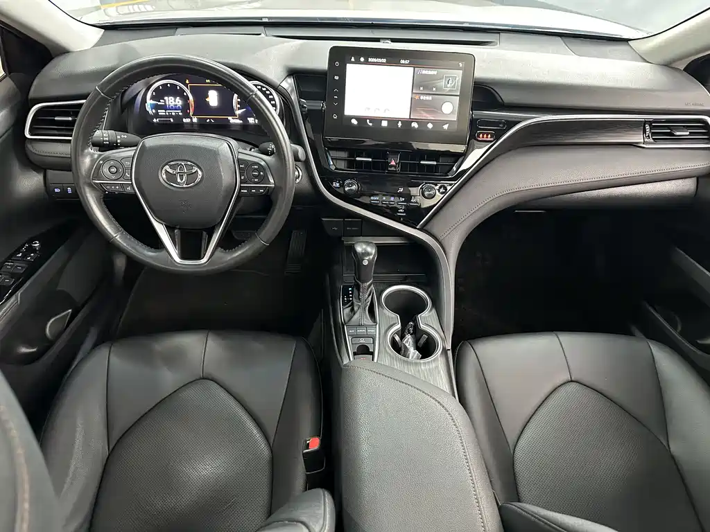 Toyota Camry 2021 2.5G Luxury