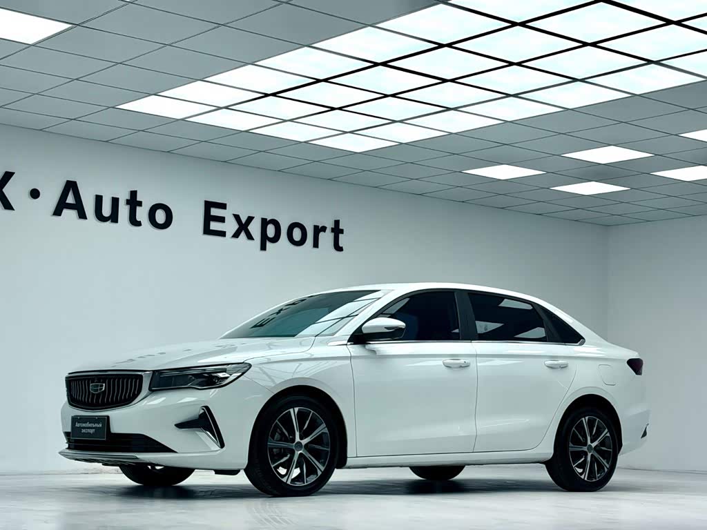 Geely Emgrand 1.5 л 2022 г. Белый, пробег 14000 км