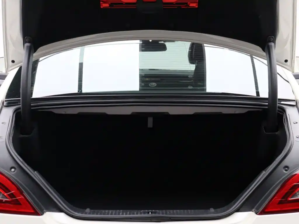 Mercedes-Benz CLS — миниатюра 8