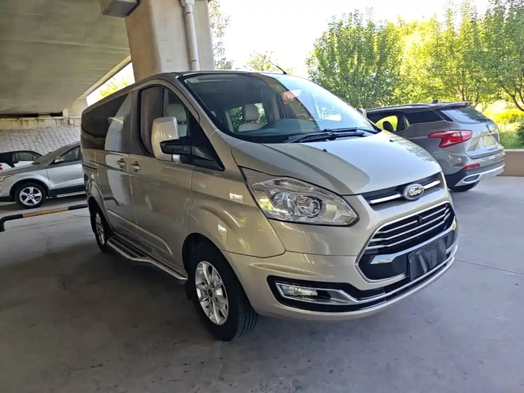 Ford Tourneo — миниатюра 4