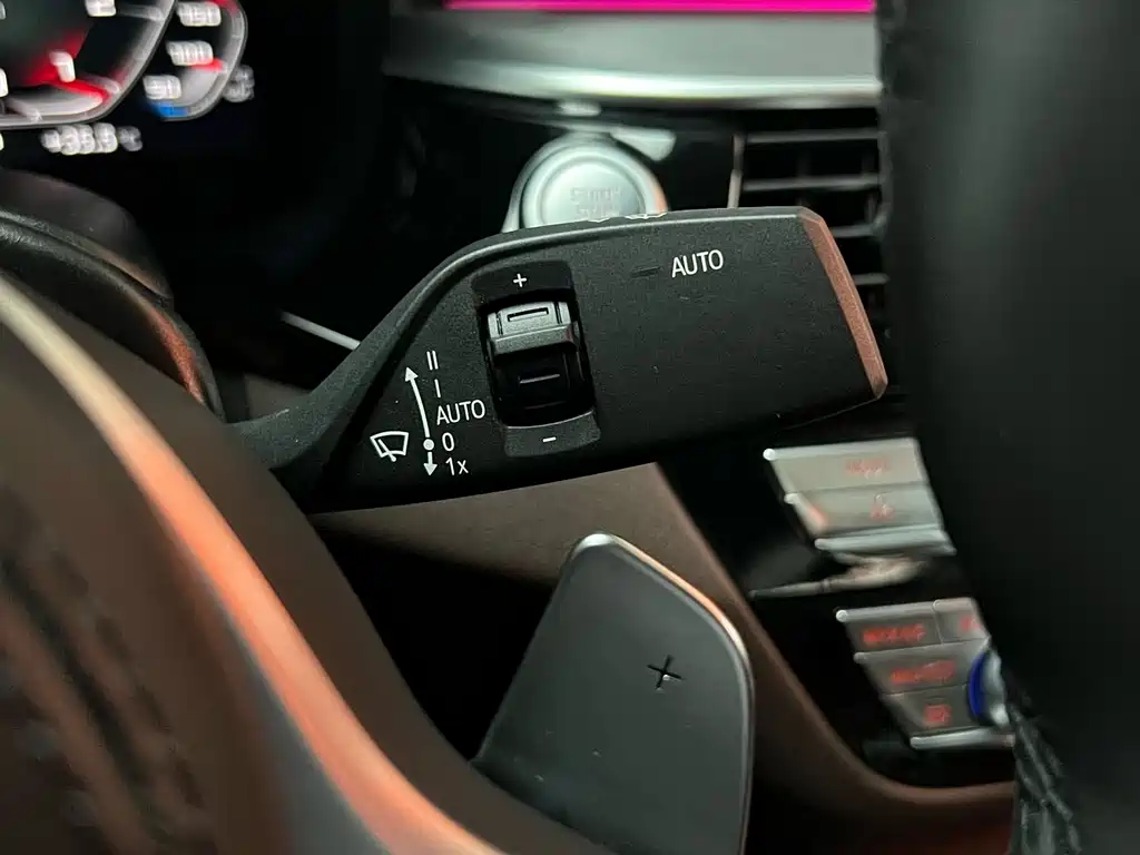BMW 5 Series — миниатюра 23