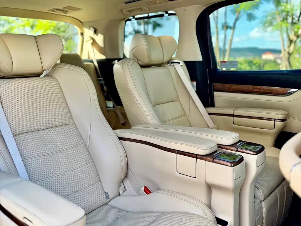 Toyota Alphard 2015 3.5L Luxury