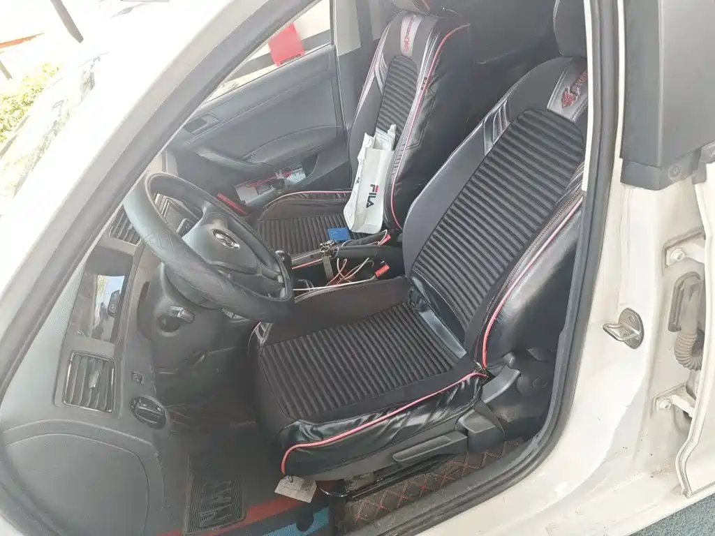 Volkswagen Santana — миниатюра 12