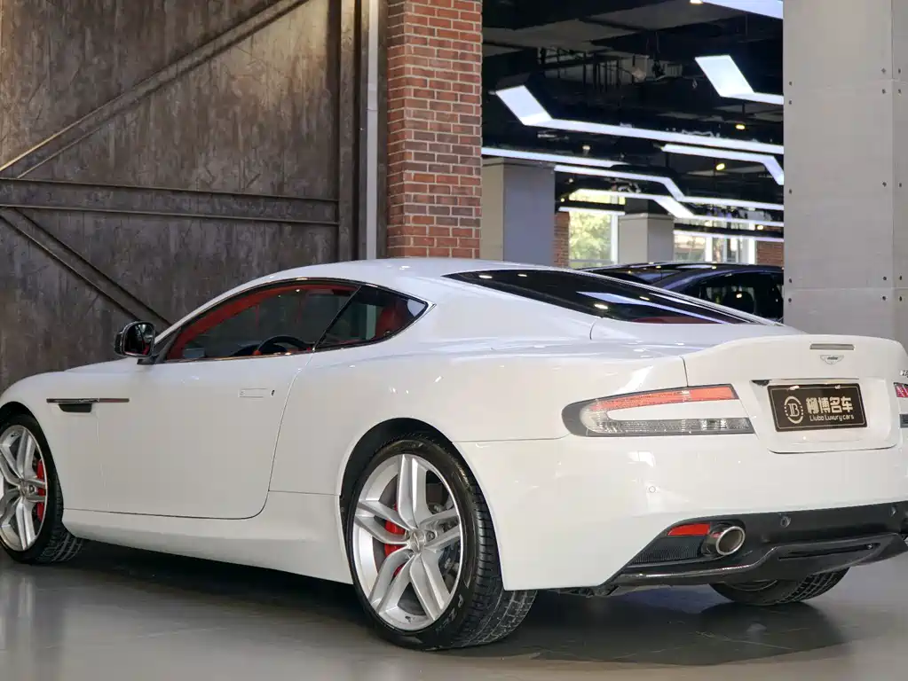Aston Martin DB9 — миниатюра 3