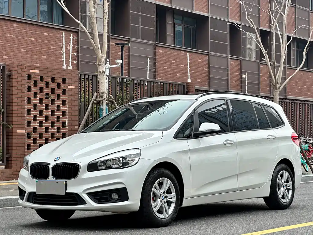 BMW 2 SERIES MULTIFUNCTIONAL STATION WAGON
