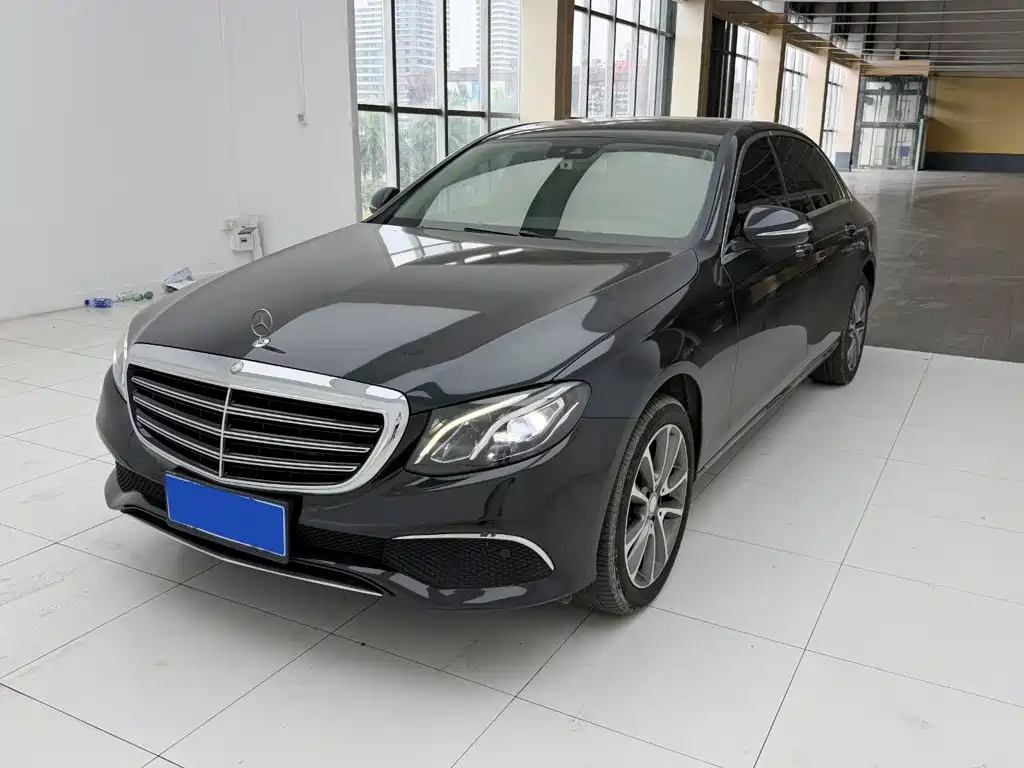 Mercedes-Benz E-Class — миниатюра 2