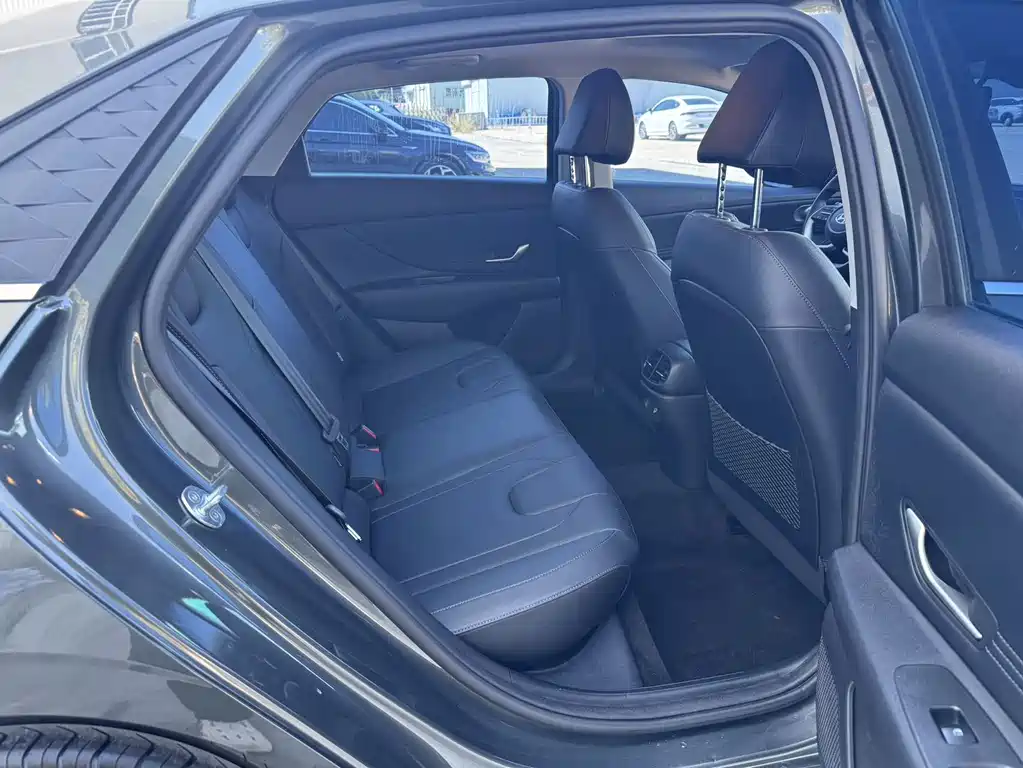 Hyundai Elantra — миниатюра 23