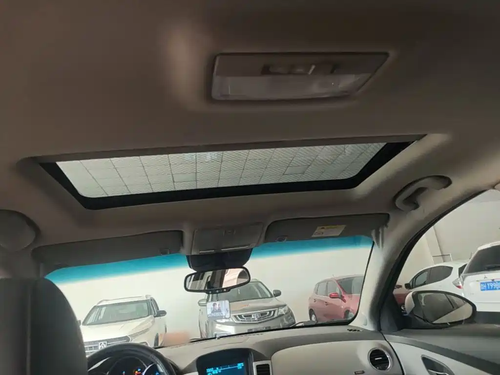 Chevrolet Cruze — миниатюра 18