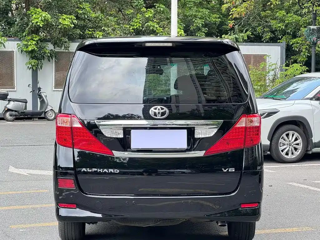 Toyota Alphard 2011 3.5L Luxury