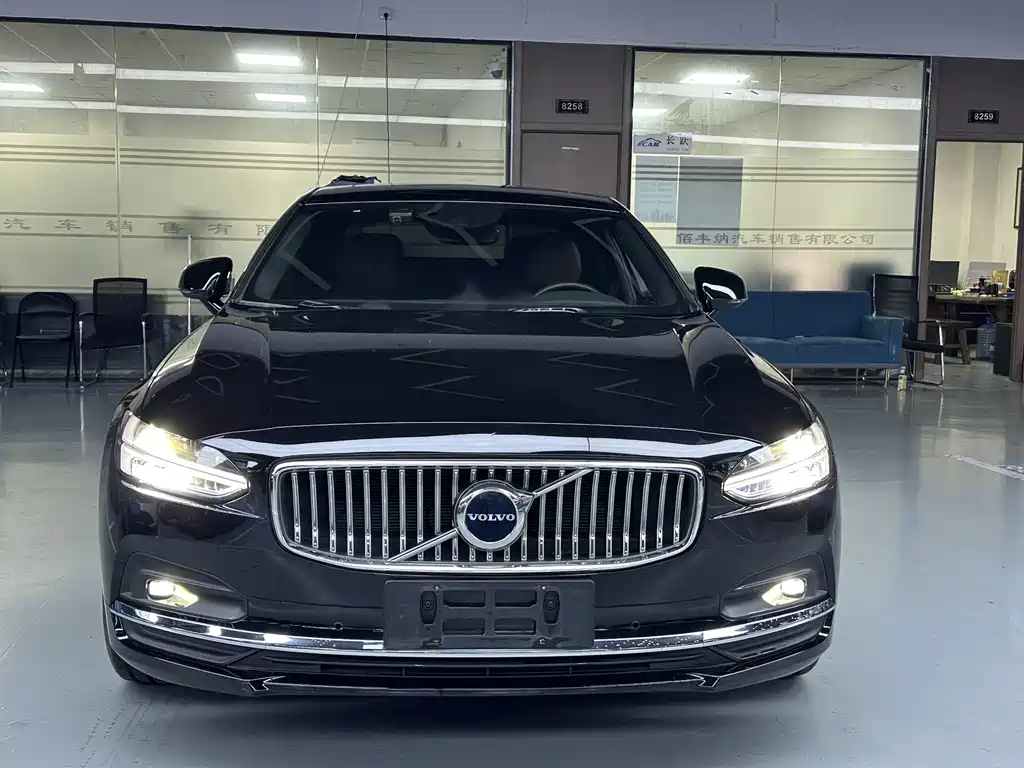 Volvo S90 — миниатюра 2