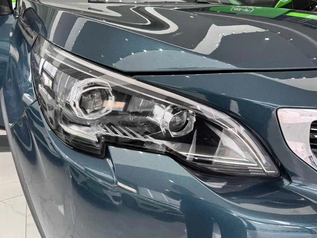 Peugeot 5008 — миниатюра 31
