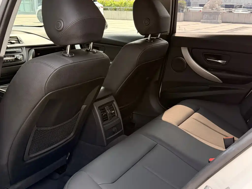 BMW 3 Series — миниатюра 10